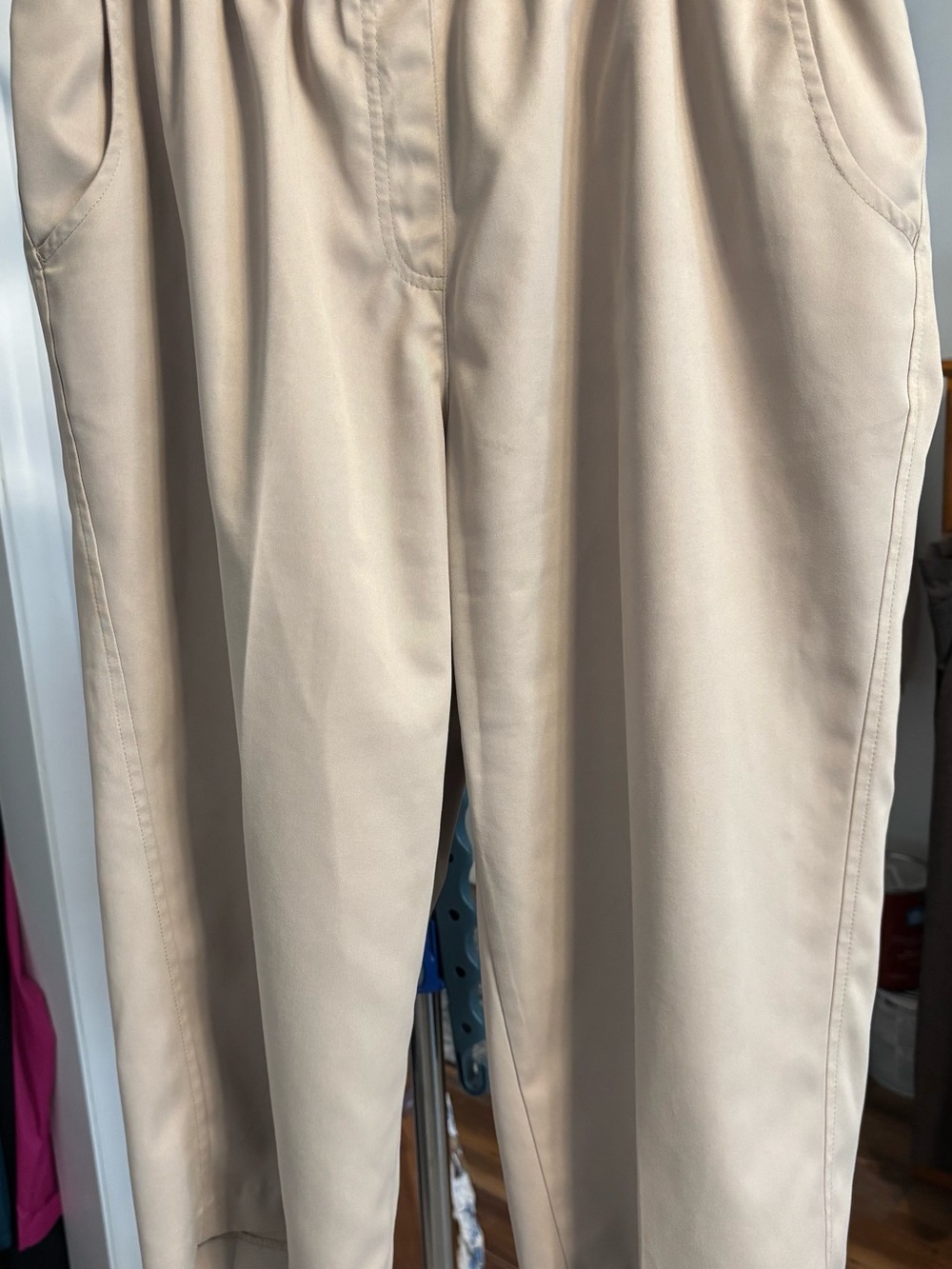 Coral Bay Straight-Leg Capris in Light Beige